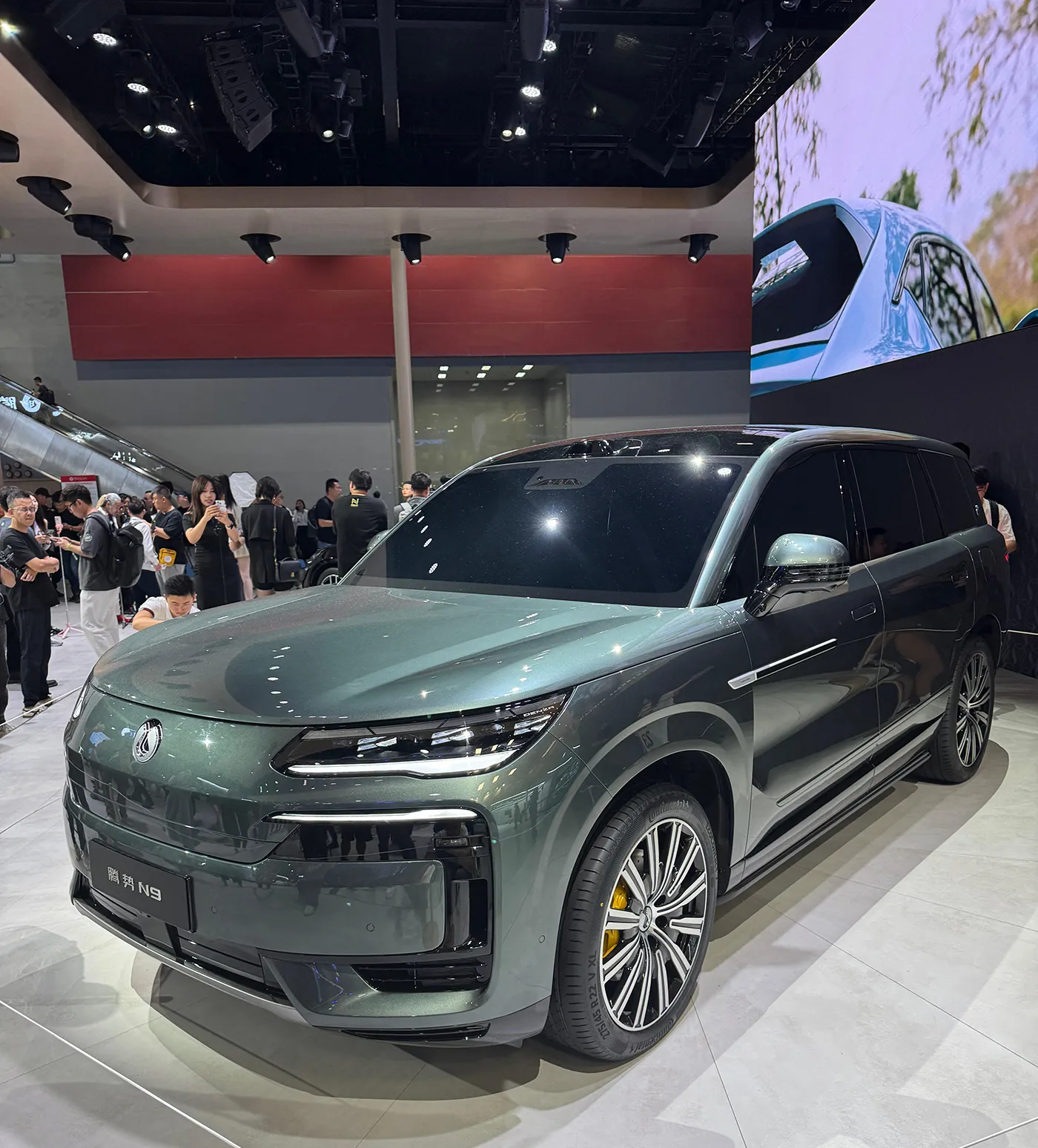 Denza N9 Black Warrior Edition koos musta väliskomplektiga ametlikult avalikustatud - nüüd saab osta
