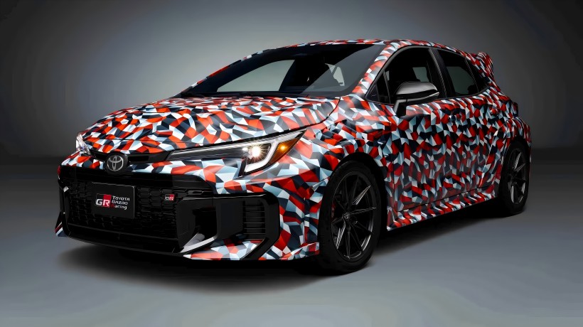 GRMN-i suure jõudlusega versiooni prototüüp? Ametlikud teaserpildid Gr Corolla uue versiooni kohta, mis avalikustatakse 13. aprillil