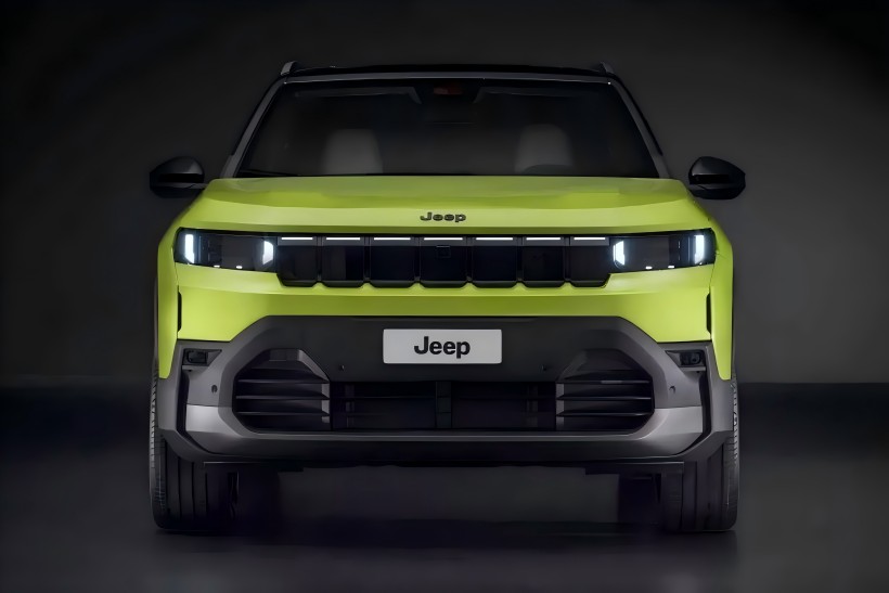 Spekuleerinud täiesti uue Jeep Compassi ametlikud pildid on lekkinud, võimaliku vabanemisega selle aasta jooksul. Eeldatakse, et sõiduk pakub puhast elektrilist, kerget hübriid- ja pistikühendusega hübriidvõimu võimalusi
