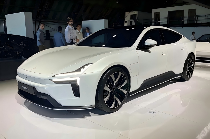 Polestar 5, maksimaalse võimsusega 884 hobujõudu, teeb oma ametliku debüüdi Müncheni rahvusvahelisel autonäitusel septembris.